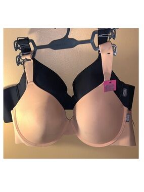 🎅🎯 VINCE CAMUTO Black & Tan Full Figure Spacer T-shirt Cup Bras NWT 42D